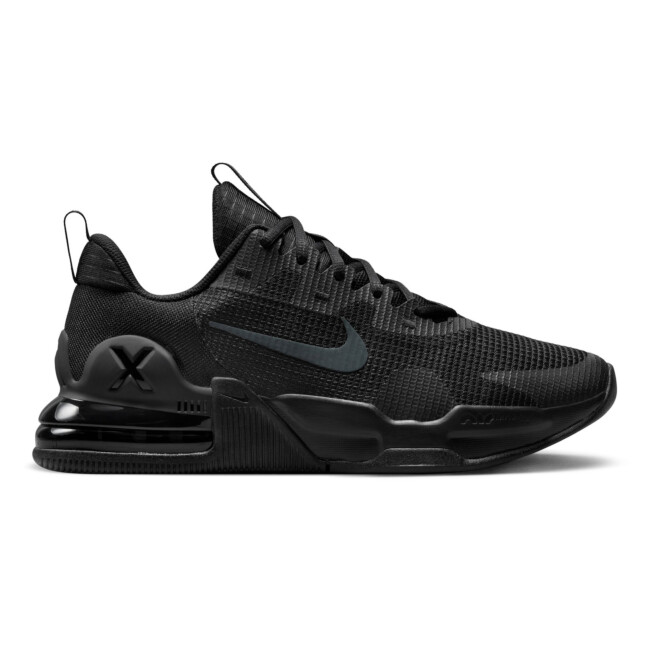 black gym shoes nike